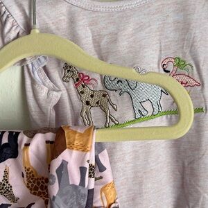 Pink Zoo Print Ruffle peplum with ruffle zoo shorts SET 3T🤍🐷